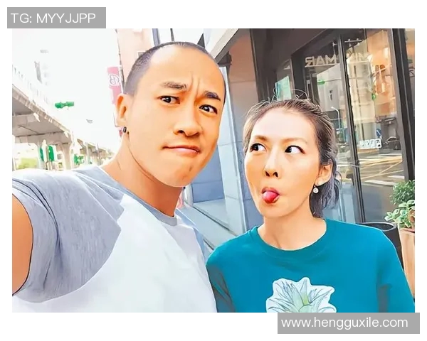 足球明星与柜姐的甜蜜爱情故事揭示了明星背后的真实生活与情感纠葛